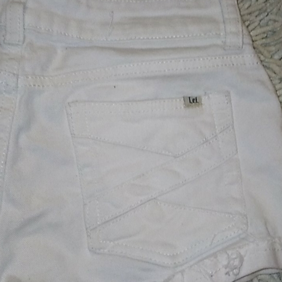 LEI small white shorts size 7 - Picture 6 of 8